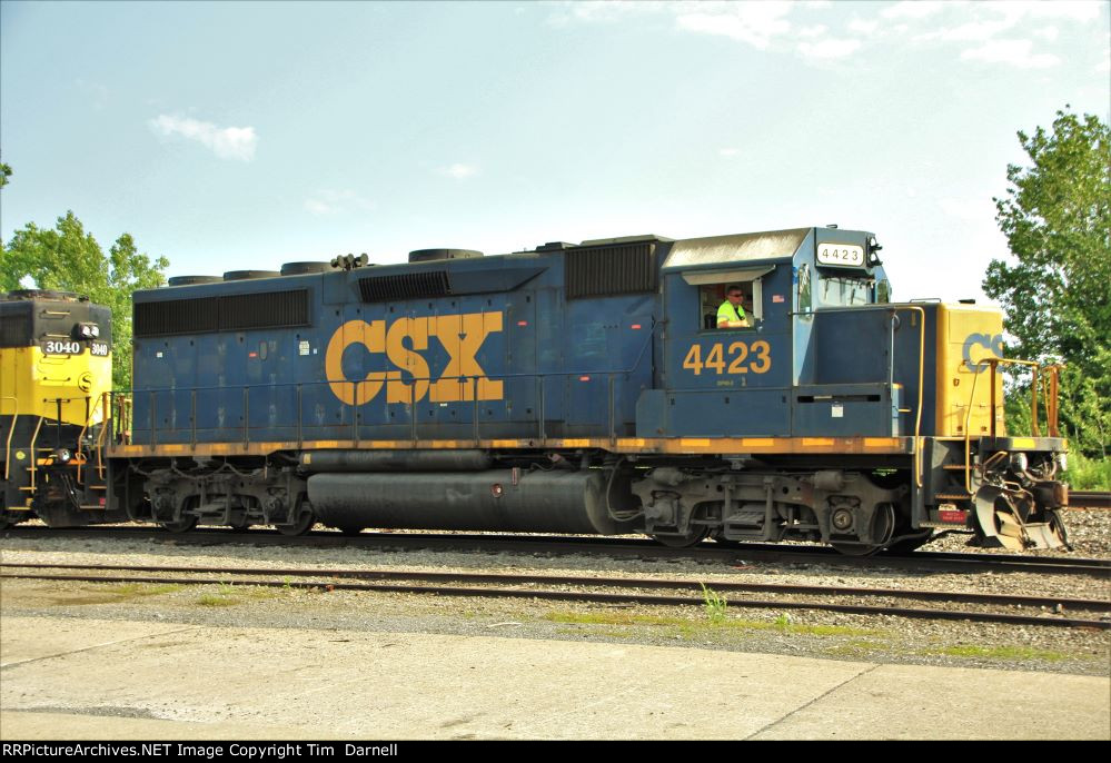 CSX 4423 on NYSW UT-1